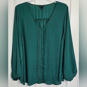 Torrid Women’s Plus Size 4 Emerald Green Pleated V-Neck Long Sleeve Blouse